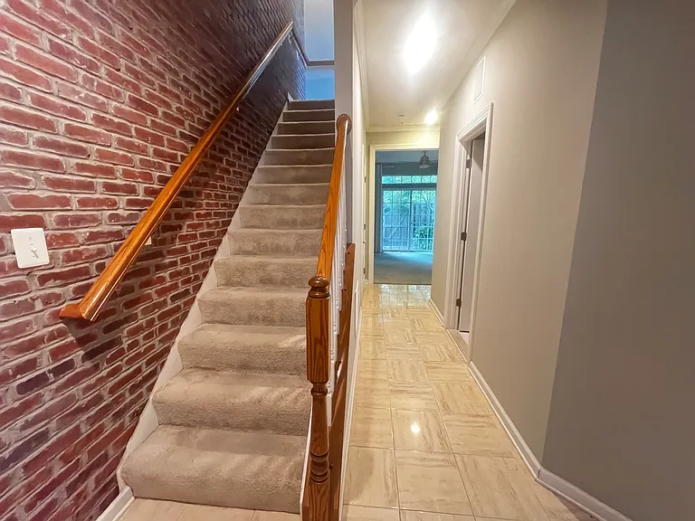 8195 Falls Grove Dr — Photo 8