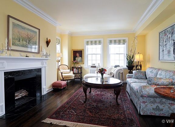3rd image of 1366 N Dearborn Pkwy #13C