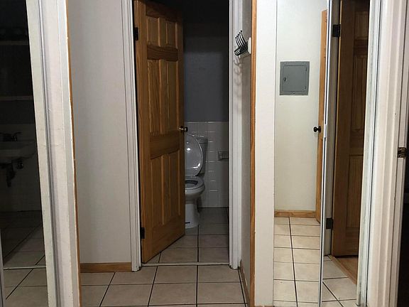 3rd image of 710 5th St SE #202