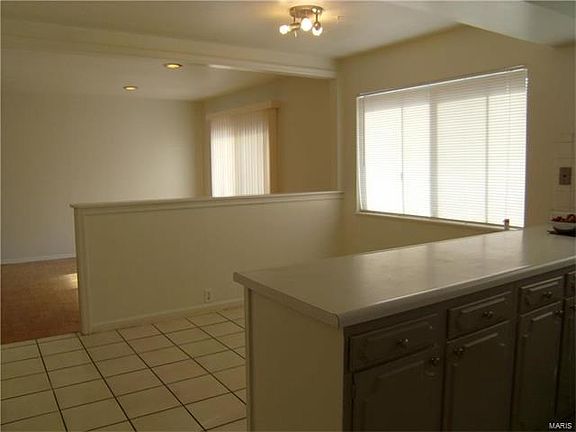 4th image of 1375 White Orchard Ln