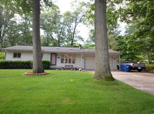 15136 Oakland St, Spring Lake, MI 49456