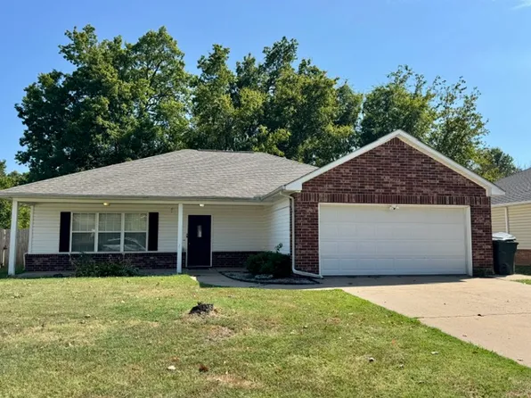 1005 W 21st St, Claremore, OK 74017