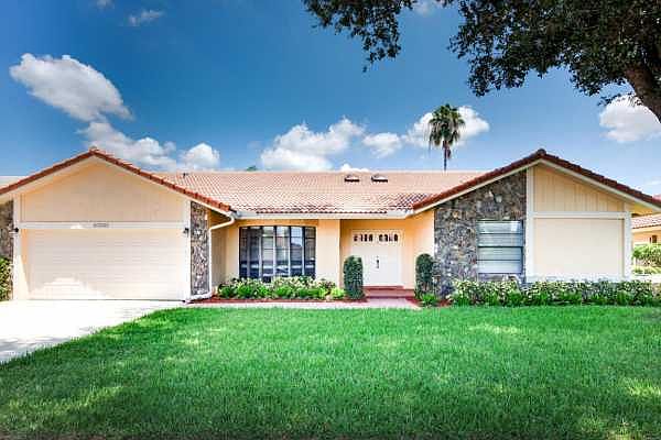 Home For Sale In Escondido