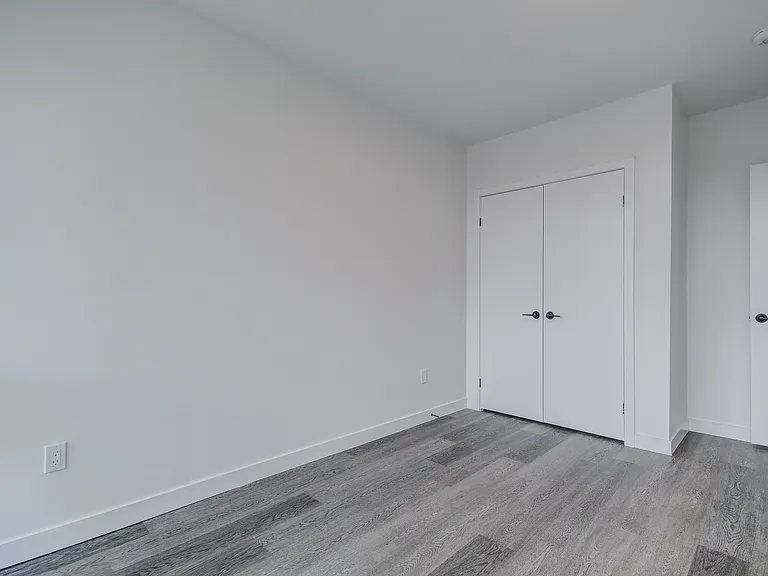 388 King St E #410 — Photo 8