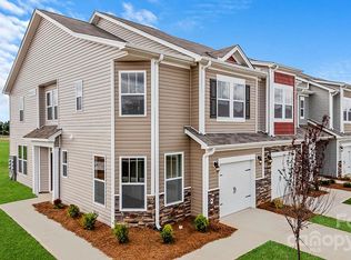 26 Ravens Ridge Rd, Hendersonville, NC 28792