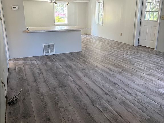 3rd image of 37 N Main St