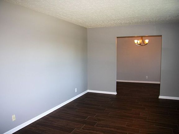 2nd image of 12521 Live Oak Dr