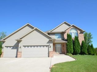 1124 Lansdale Cir, De Pere, WI 54115