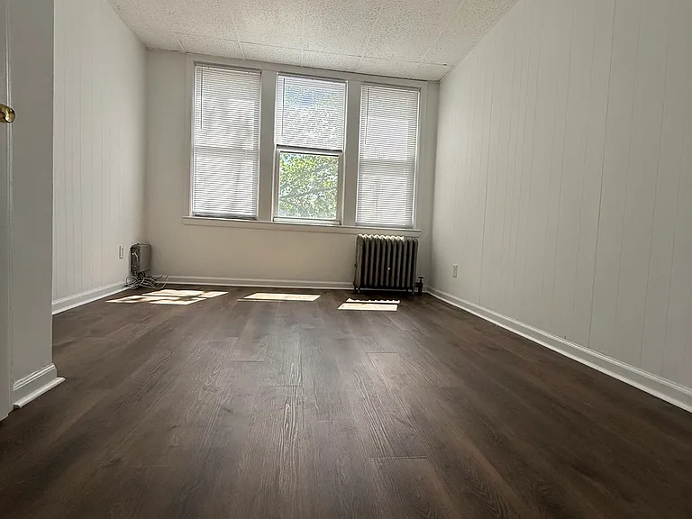402 Armstrong Ave #2 — Photo 1