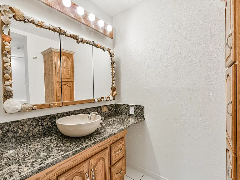 807 Stadium Cir — Photo 24