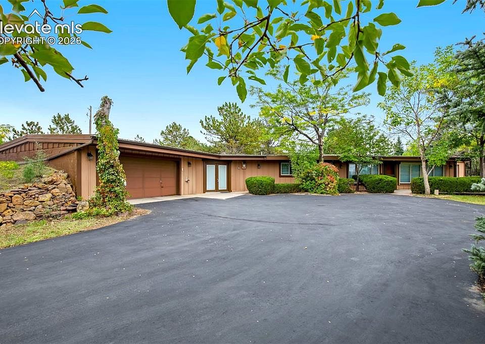 1st image of 875 Eagle Rock Rd