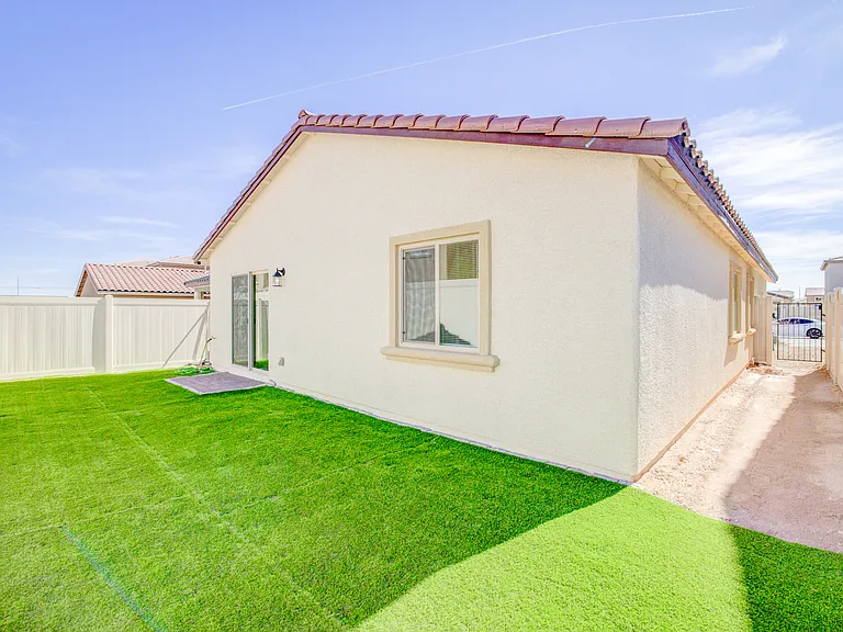1586 Oro Grande Dr — Photo 32