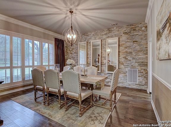 5th image of 7 Camden Oaks