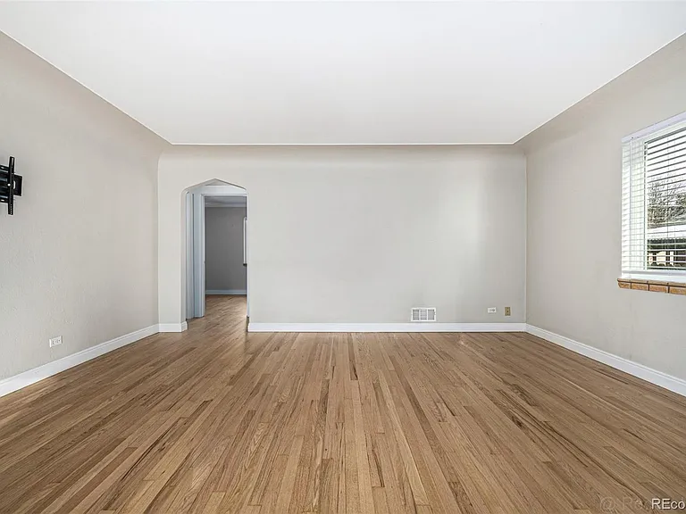 1150 S Jackson St — Photo 7