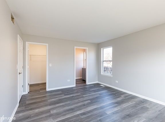 3rd image of 1005 Lincolnshire Ct APT A