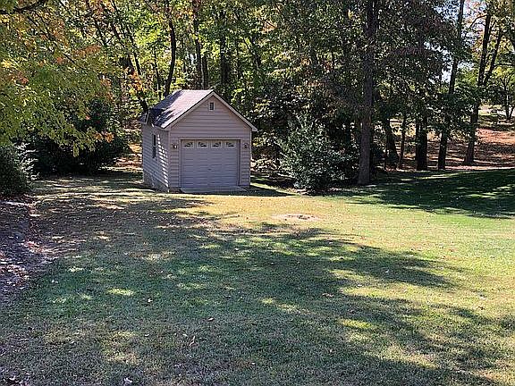 5th image of 111 Canterbury Dr