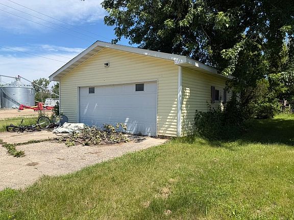2nd image of 440 Cleveland Ave SW