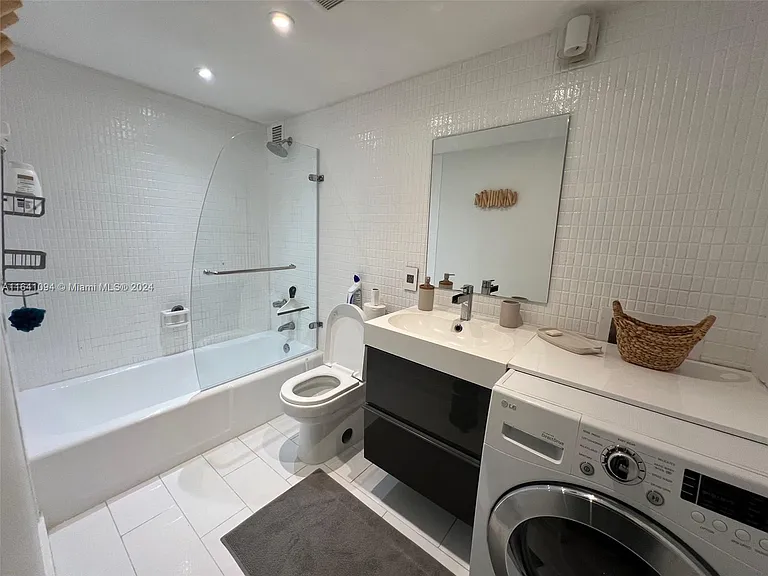 345 Ocean Dr #525 — Photo 8