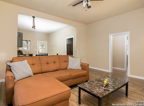 5th image of 226 Cactus St