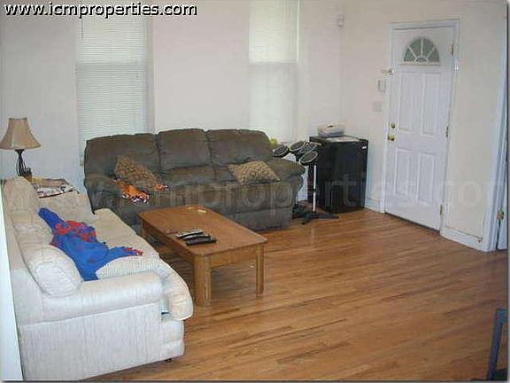2nd image of 1405 W Belden Ave #1B