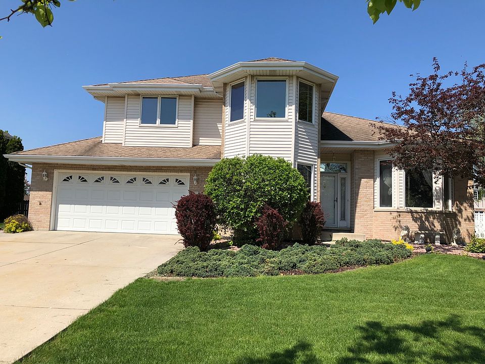 1st image of 741 Columbia Dr