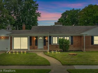1008 E Robert Ave, Hazel Park, MI