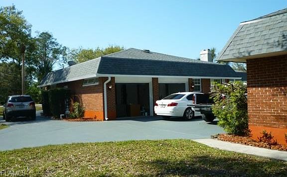 3rd image of 7060 Hendry Creek Dr