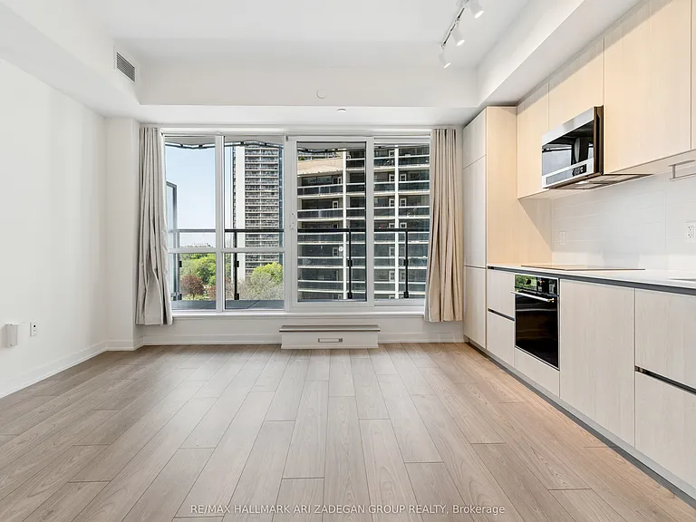 120 Broadway Ave #716N — Photo 2