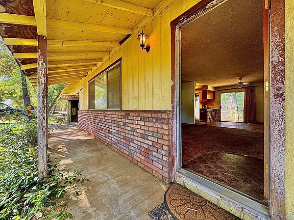 3rd image of 18760 Bywood Dr