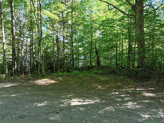 2nd image of 427 Woodys Rd