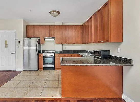 Rented by Compass | media 23