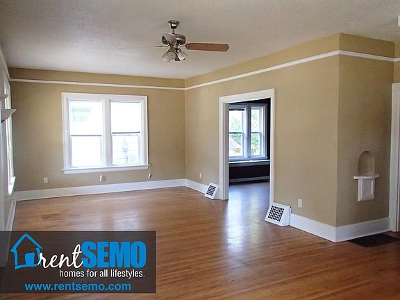 2nd image of 921 Perry Ave