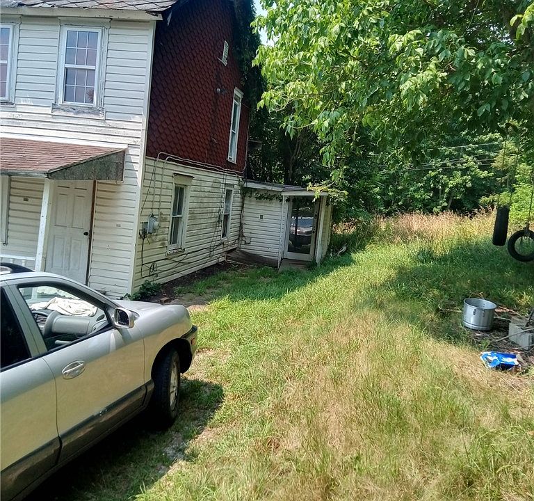 2nd image of 306 1st St