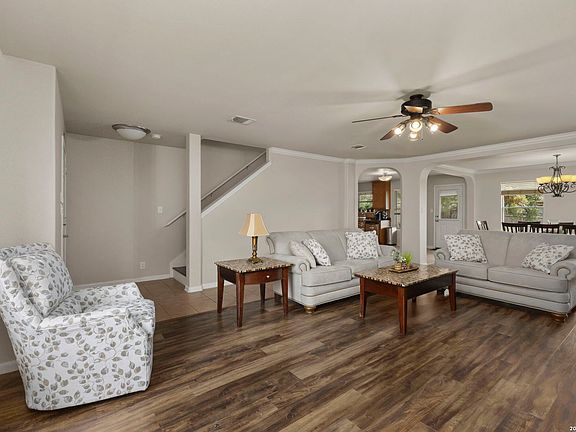 5th image of 1015 MAGNOLIA BND