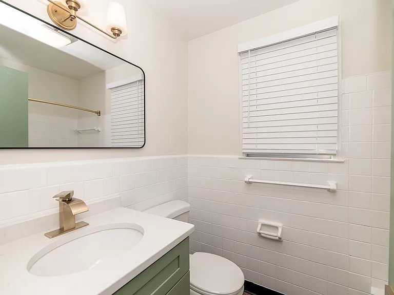 Bayview Apartments — Photo 6