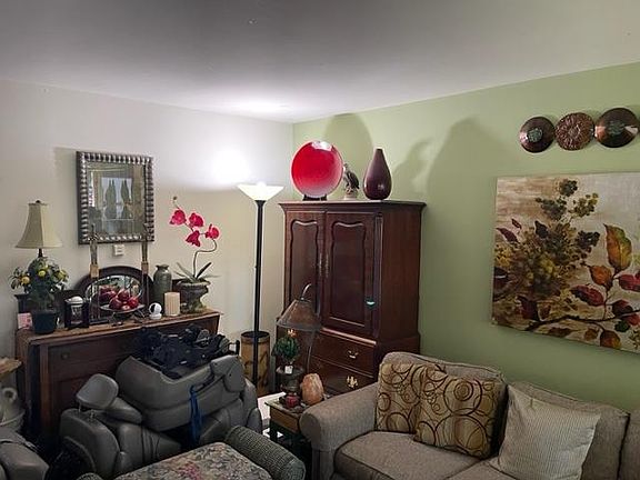 4th image of 2773 Union Ave