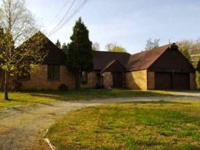 87 Cross Keys Rd, Berlin, NJ, 08009