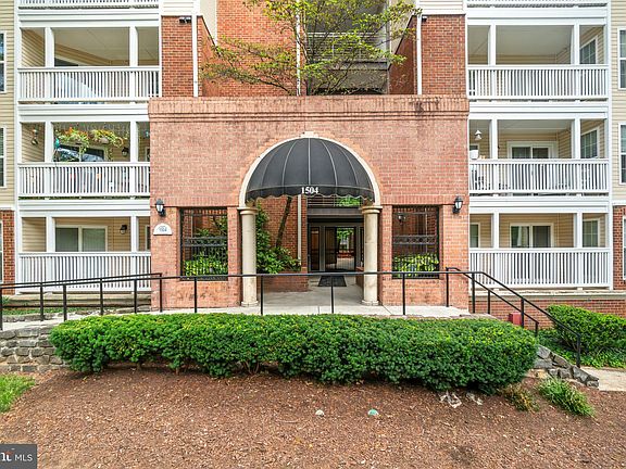 2nd image of 1504 Lincoln Way APT 110