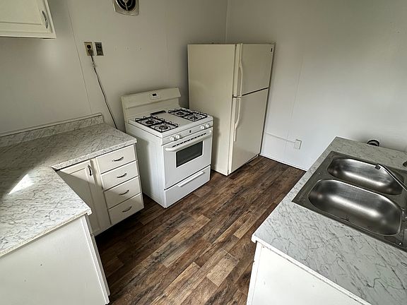 3rd image of 411 E Pearl St APT 2B
