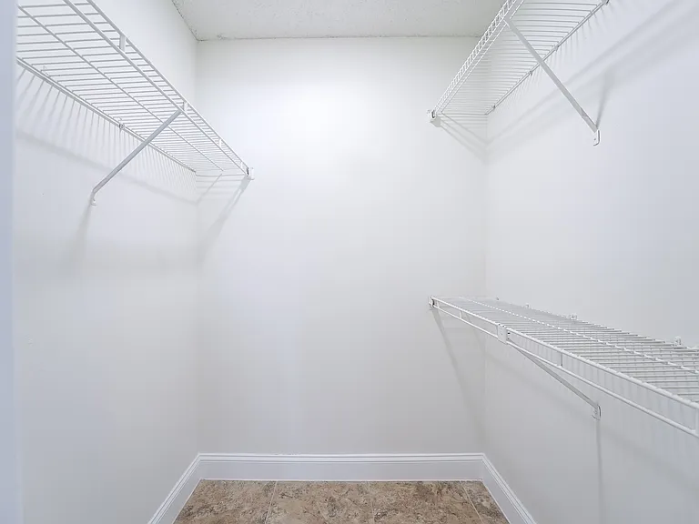 Oakwood Apartments — Photo 10