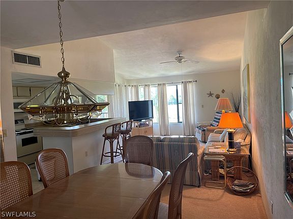 5th image of 5610 Trailwinds Dr APT 323