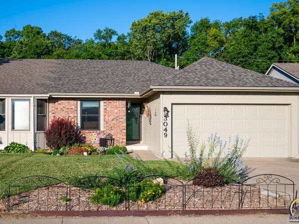 3049 SW Arrowhead Rd, Topeka, KS 66614