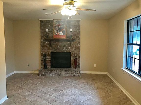 3rd image of 2863 Godwin Ln