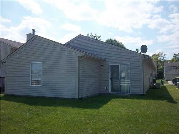 3rd image of 4025 Crabtree Ct