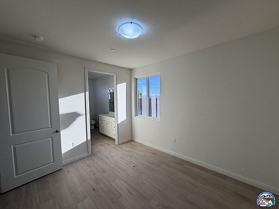 3rd image of 2013 Manzanita Dr