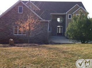 8866 Lake Bluff Dr, Brighton, MI