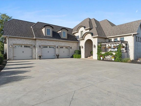 2nd image of 5604 N Lakeshore Dr