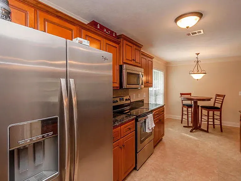 1004 Barrett Dr — Photo 11