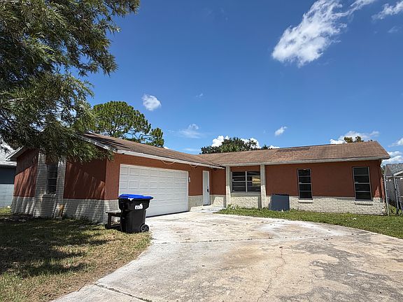 3rd image of 2421 Mace St