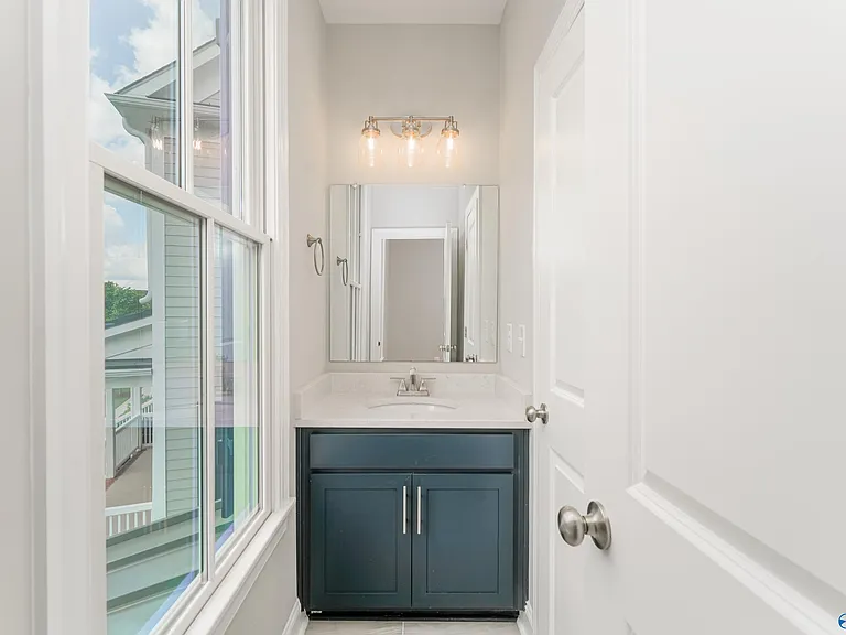 30 Pine St NW — Photo 12